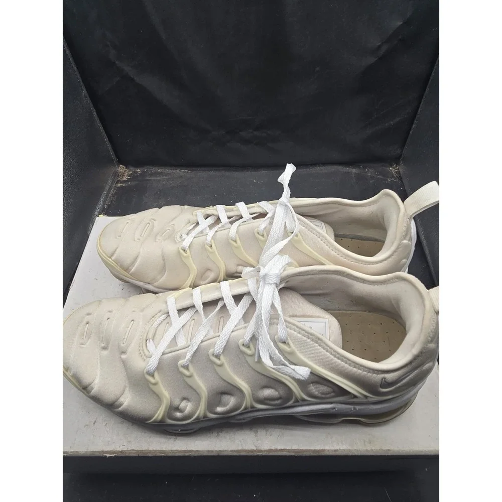Nike Air VaporMax Plus‎ Lace Up  Athletic Shoes Men Size 10.5 White Color